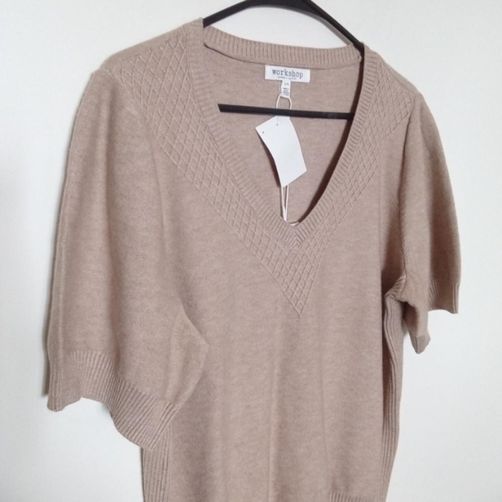 Workshop Republic Clothing Women's Tan Short Sleeve V-Neckline Sweater Large